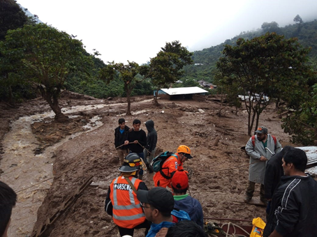 Kooperative AGUA DULCE in Guatemala: der Schlamm hat Gebäude und Felder abgeräumt und unter sich begraben.