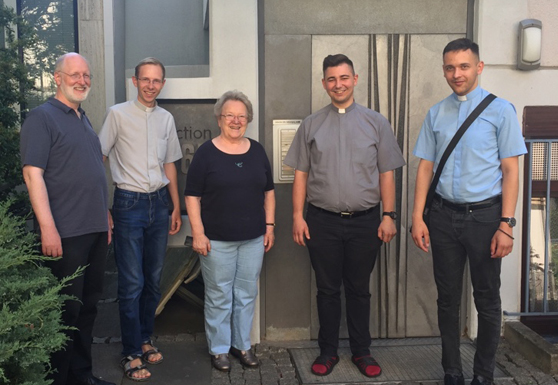 Die Freude war groß, als die Teilnehmer der Sommerschule aus dem letzten Jahr zu Besuch kamen.