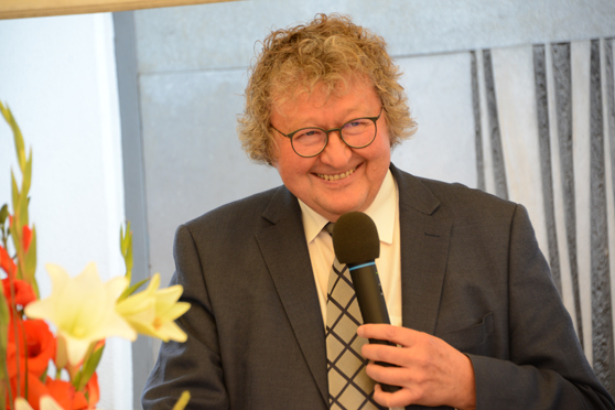 Die Laudatio auf die Preisträgerin hielt Vorstandsmitglied Prof. Dr. Werner J. Patzelt aus Dresden in seiner treffend farbigen Vortragsweise. Foto: Ernst Herb, Kassel