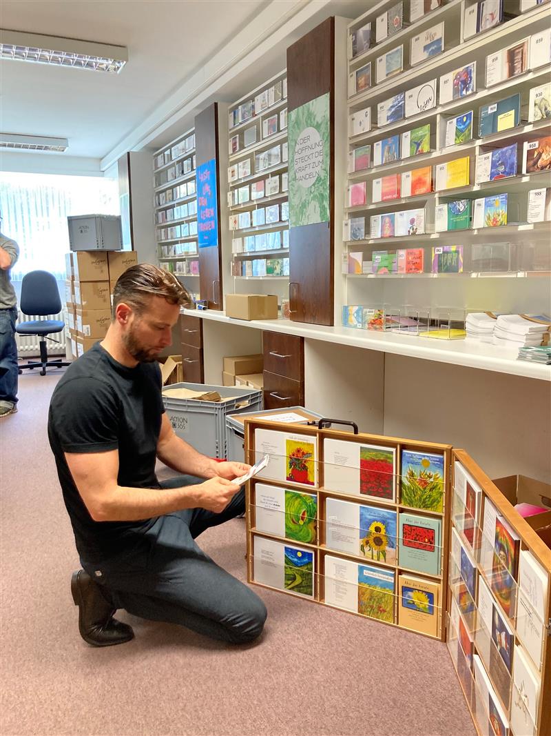 Vorbereitungen in Frankfurt - alle helfenden Hände werden in den letzten Tagen benötigt. (Foto: privat)